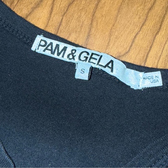 PAM & GELA Distresssed Tee Shirt Short Sleeve Black Small - Picture 3 of 5